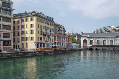 GENEVA, SWitzERLAND - 20 Haziran 2023: Rhone Nehri ve İsviçre 'nin şaşırtıcı manzarası