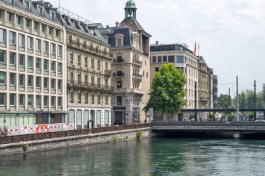 GENEVA, SWitzERLAND - 20 Haziran 2023: Rhone Nehri ve İsviçre 'nin şaşırtıcı manzarası