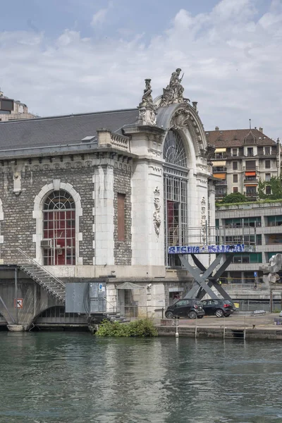 Geneva Switzerland Kesäkuu 2023 Hämmästyttävä Näkymä Rhone Joelle Geneven Kaupunkiin — kuvapankkivalokuva