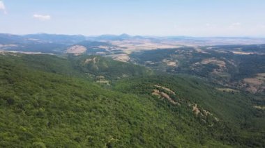 Rudina Dağı, Pernik Bölgesi, Bulgaristan 'ın İnanılmaz Yaz Manzarası