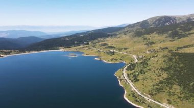 Belmeken Barajı 'nın Havadan Yaz manzarası, Rila dağı, Bulgaristan