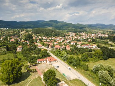 Bulgaristan 'ın Blagoevgrad Bölgesi' ndeki Garmen kasabası yakınlarındaki antik Roma şehri Nicopolis ad Nestum 'un hava manzarası