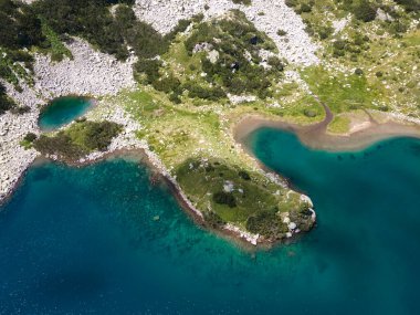 Bulgaristan 'ın Banderitsa Nehri yakınlarındaki Pirin Dağı' nın şaşırtıcı hava manzarası