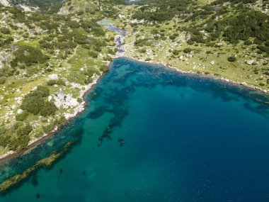 Bulgaristan 'ın Banderitsa Nehri yakınlarındaki Pirin Dağı' nın şaşırtıcı hava manzarası