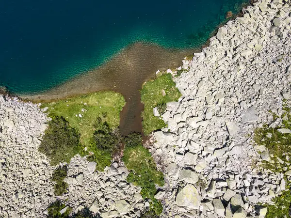 Bulgaristan 'ın Banderitsa Nehri yakınlarındaki Pirin Dağı' nın şaşırtıcı hava manzarası