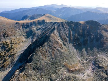 Bulgaristan 'ın Musala zirvesi yakınlarındaki Rila Dağı' nın şaşırtıcı hava manzarası