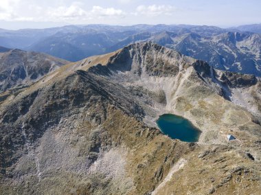 Bulgaristan 'ın Musala zirvesi yakınlarındaki Rila Dağı' nın şaşırtıcı hava manzarası
