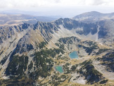 Bulgaristan 'ın Musala zirvesi yakınlarındaki Rila Dağı' nın şaşırtıcı hava manzarası