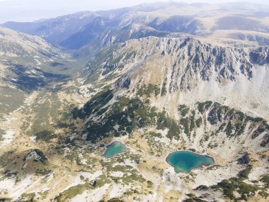 Bulgaristan 'ın Musala zirvesi yakınlarındaki Rila Dağı' nın şaşırtıcı hava manzarası