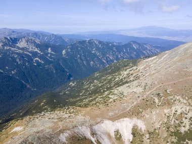 Bulgaristan 'ın Musala zirvesi yakınlarındaki Rila Dağı' nın şaşırtıcı hava manzarası
