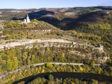 Bulgaristan 'ın Veliko Tarnovo kentinin şaşırtıcı hava manzarası