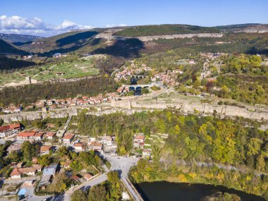 Bulgaristan 'ın Veliko Tarnovo kentinin şaşırtıcı hava manzarası