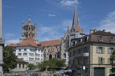 LAUSANNE, SWitzERLAND - 18 Haziran 2023: Eski şehir Lozan 'ın Panoraması, Vaud Kantonu, İsviçre