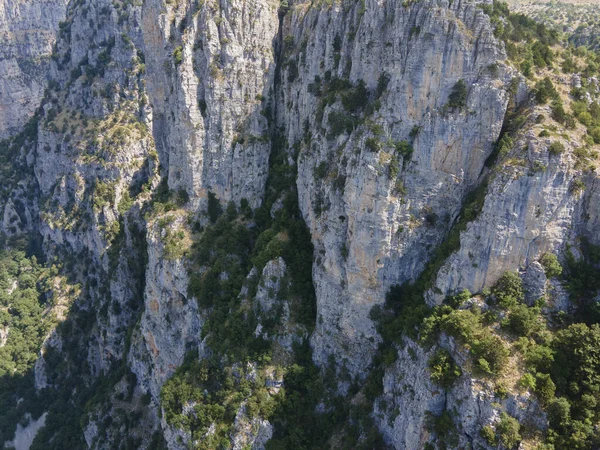 Vista Aérea Surpreendente Desfiladeiro Vikos Das Montanhas Pindus Zagori Epirus — Fotografia de Stock