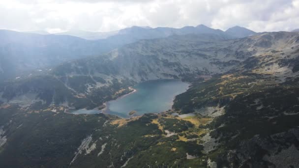 Удивительный Вид Воздуха Озеро Стинки Озеро Смодливото Гора Рила Болгария — стоковое видео
