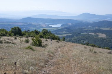Rudina Dağı, Pernik Bölgesi, Bulgaristan 'ın İnanılmaz Yaz Manzarası