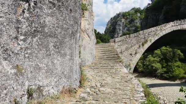 Niesamowity Widok Kamienny Most Kokkorou Górach Pindus Zagori Epirus Grecja — Wideo stockowe
