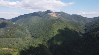 Bulgaristan 'ın Sveshtnik zirvesi yakınlarındaki Pirin Dağı' nın şaşırtıcı hava manzarası