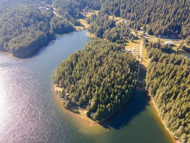 Bulgaristan 'ın Pazardzhik bölgesinin Golyam Beglik Baraj Havalimanı manzarası