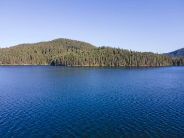 Bulgaristan 'ın Pazardzhik bölgesinin Golyam Beglik Baraj Havalimanı manzarası
