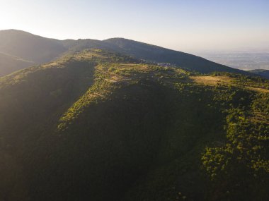 Bulgaristan 'ın Filibe Bölgesi Yavrovo köyü yakınlarındaki Rodopes Dağı' nın hava manzarası