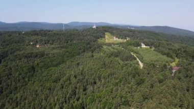 Bulgaristan 'ın Filibe Bölgesi, Rhodopes Dağı' ndaki Koprivkite bölgesinin havadan yaz manzarası