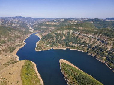 Bulgaristan 'ın Kardzhali Barajı ve Arda Nehri' nin şaşırtıcı manzarası