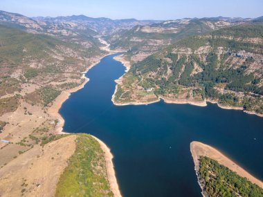 Bulgaristan 'ın Kardzhali Barajı ve Arda Nehri' nin şaşırtıcı manzarası