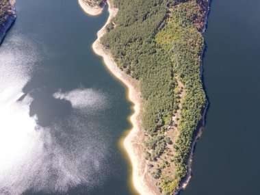 Bulgaristan 'ın Kardzhali Barajı ve Arda Nehri' nin şaşırtıcı manzarası