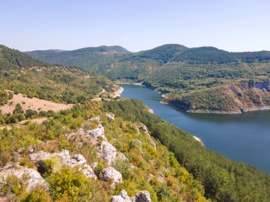 Bulgaristan 'ın Kardzhali Barajı ve Arda Nehri' nin şaşırtıcı manzarası