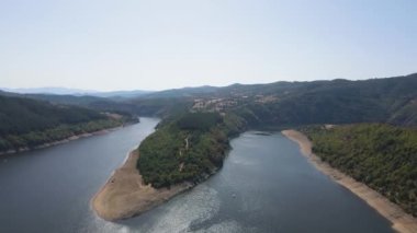Bulgaristan 'ın Kardzhali Barajı ve Arda Nehri' nin şaşırtıcı manzarası