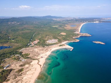 Bulgaristan 'ın Burgaz Bölgesi, Arkutino plajının şaşırtıcı hava manzarası