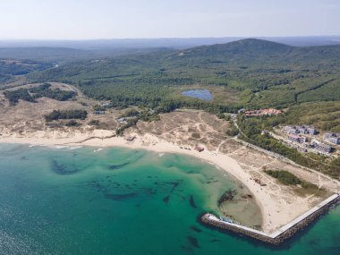 Bulgaristan 'ın Burgaz Bölgesi, Arkutino plajının şaşırtıcı hava manzarası
