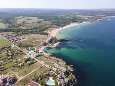 Bulgaristan 'ın Burgaz Bölgesi' ndeki Lozenets kasabası yakınlarındaki Karadeniz kıyılarının hava manzarası