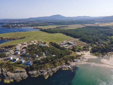 Bulgaristan 'ın Burgaz Bölgesi Arapya plajı yakınlarındaki Karadeniz kıyılarının hava manzarası
