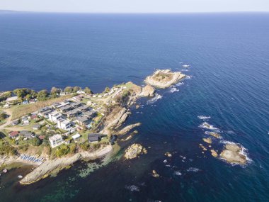 Bulgaristan 'ın Burgaz Bölgesi Arapya plajı yakınlarındaki Karadeniz kıyılarının hava manzarası