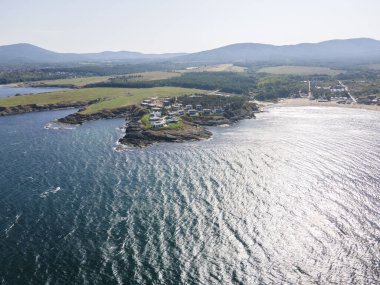 Bulgaristan 'ın Burgaz Bölgesi Arapya plajı yakınlarındaki Karadeniz kıyılarının hava manzarası