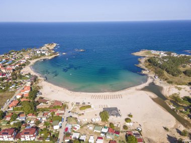 Bulgaristan 'ın Burgaz Bölgesi Arapya plajı yakınlarındaki Karadeniz kıyılarının hava manzarası