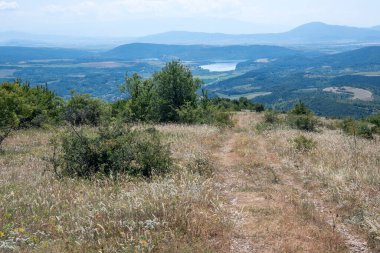 Rudina Dağı, Pernik Bölgesi, Bulgaristan 'ın İnanılmaz Yaz Manzarası