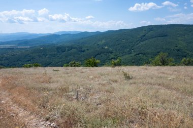 Rudina Dağı, Pernik Bölgesi, Bulgaristan 'ın İnanılmaz Yaz Manzarası