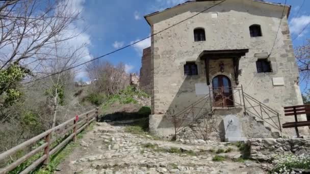Τυπικό Δρόμο Και Παλιά Σπίτια Στην Ιστορική Πόλη Μέλνικ Περιοχή — Αρχείο Βίντεο