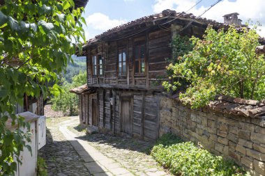 Bulgaristan 'ın Sliven Bölgesi' ndeki Kotel kentinde 19. yüzyıl evleri