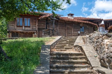 Bulgaristan 'ın Sliven Bölgesi' ndeki Kotel kentinde 19. yüzyıl evleri