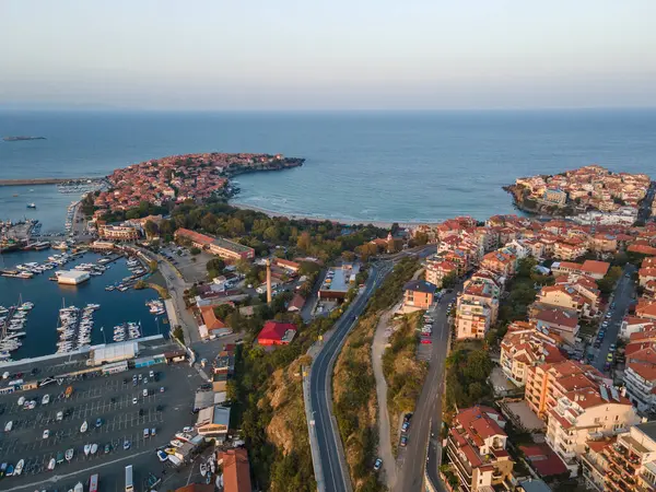 Bulgaristan 'ın Burgaz Bölgesi' nin eski Sozopol kentinin hava gün batımı manzarası