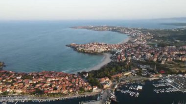 Bulgaristan 'ın Burgaz Bölgesi' nin eski Sozopol kentinin hava gün batımı manzarası