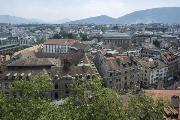 GENEVA, SWitzERLAND - 20 Haziran 2023: İsviçre 'nin Cenevre kentinin şaşırtıcı Panoramik manzarası