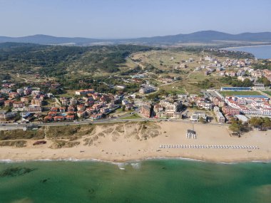 Bulgaristan 'ın Burgaz Bölgesi Sozopol ve Harmanite Plajı' nın hava manzarası