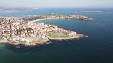 Bulgaristan 'ın Burgaz Bölgesi Sozopol ve Harmanite Plajı' nın hava manzarası