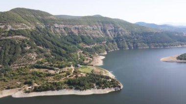 Bulgaristan 'ın Kardzhali Barajı ve Arda Nehri' nin şaşırtıcı manzarası