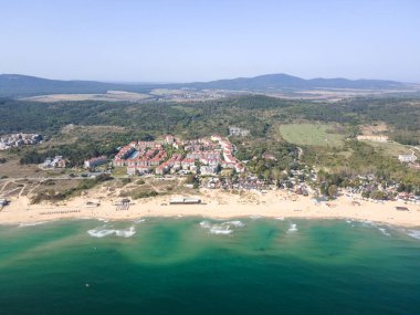 Bulgaristan 'ın Burgaz Bölgesi Sozopol yakınlarındaki Smokinya Plajı' nın hava manzarası